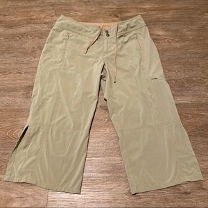 SOLD ❗️3 for $20 Athleta wide leg cropped pants